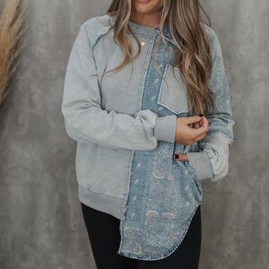 Bandana Print Long Sleeve Sweater Top Size Small